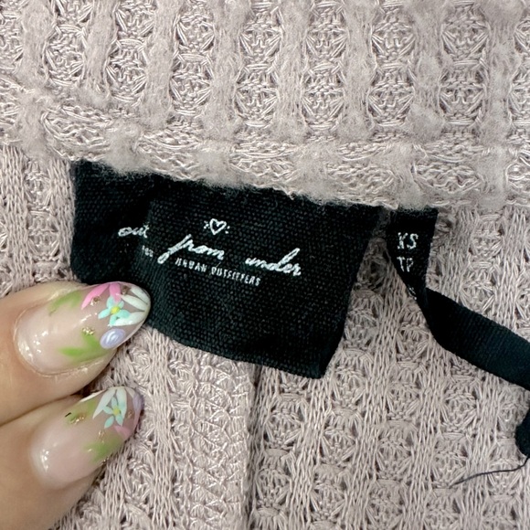 Out from Under
Urban Outfitters Top - Picture 4 of 5